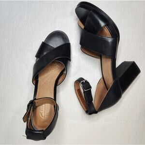 Clarks Womens 7.5 Black Artisan Briatta Tempo Leather Ankle Strap Heels